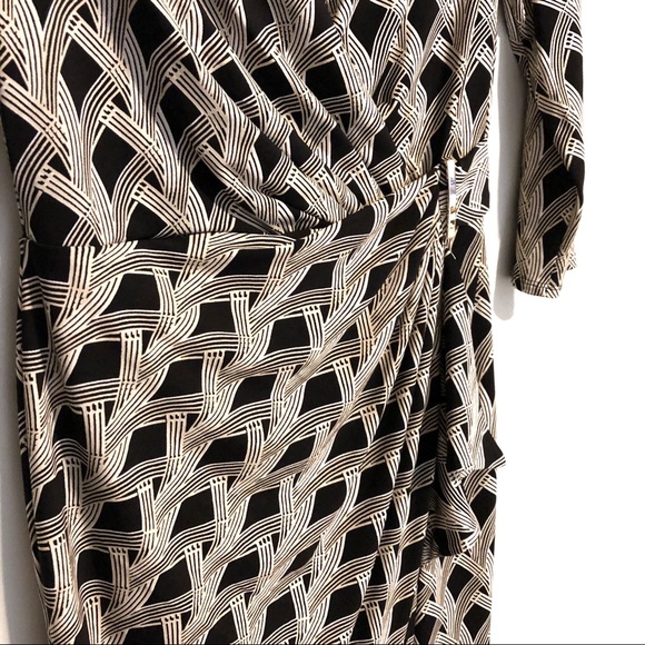 White House Black Market wrap dress | size 2 - Picture 6 of 8